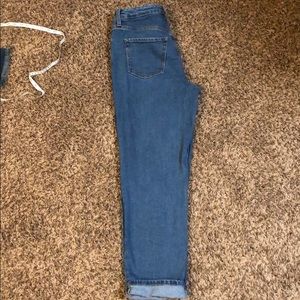 Loose fit mom jeans